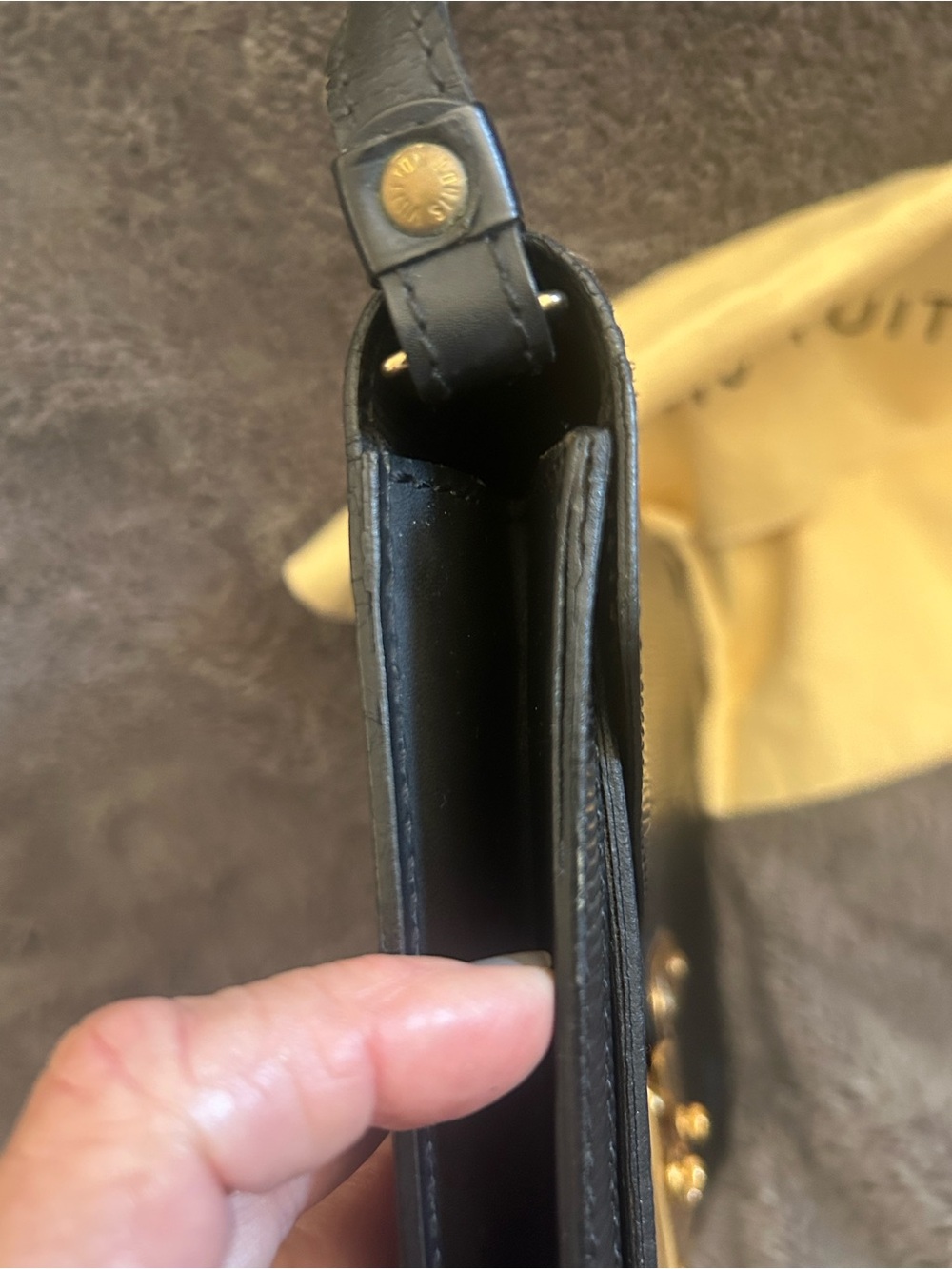 Louis Vuitton Black Epi leather Pochette Sellier Dragonne Clutch Ret. $900-1200 - Picture 8 of 15
